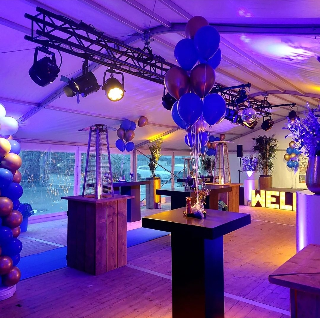 Alphatentevent-Noordwijkerhout-boogspant-aluhal-bedrijfsevent-presentatie nexmagazines